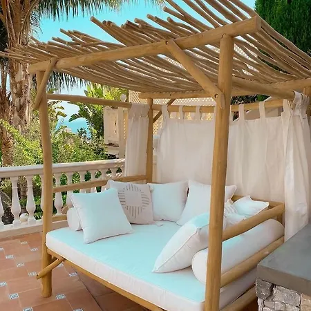 فندق مبيت وإفطار Luxury Tauro
