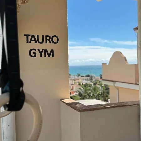 فندق مبيت وإفطار Luxury Tauro *