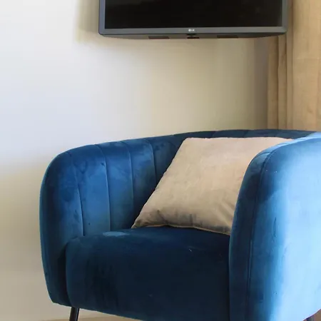 فندق مبيت وإفطار Luxury Tauro