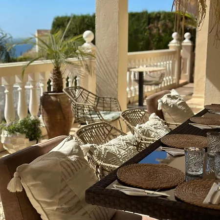 Bed and breakfast Luxury Tauro *